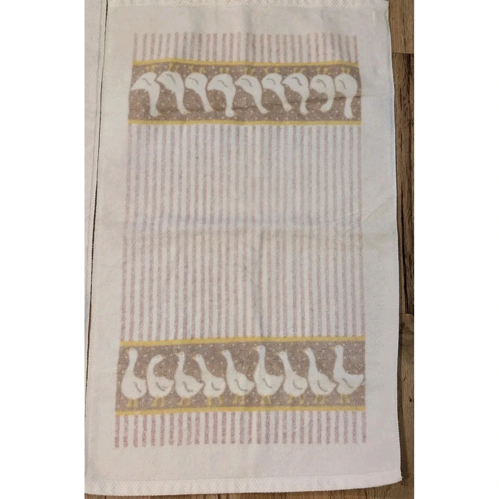 VTG Fieldcrest White Geese Brown Pink Yellow 3 Piece Bath Towel Set